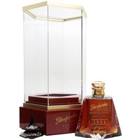 Glenfarclas 1954 / 62 Year Old / Pagoda Ruby Reserve Gold Speyside Whisky Glenfarclas 1954 / 62 Year Old / Pagoda Ruby Reserve Gold Speyside Whisky