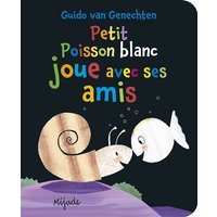 Petit poisson blanc joue avec ses amis