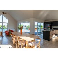 Lakefront Lodge