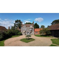 Hedge Farmhouse