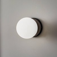 EMIBIG LIGHTING Vägglampa Kiba, svart/guld, lampskärm glaskula