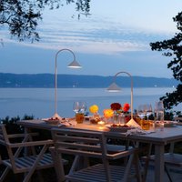 Lampadaire LED rechargeable FRANDSEN Grasp, blanc, hauteur 72 cm, métal