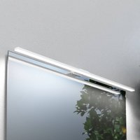 MCJ Triga LED mirror light, IP44, white, 80cm, 3,000K