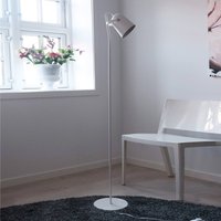 Dyberg Larsen Oslo golvlampa av metall, vit