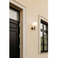 Nuura Aps Nuura utomhusvägglampa Miira, Ø 20 cm, mörkbrons/opal