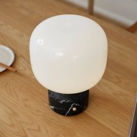 GEJST LED-batteridriven bordslampa Meemo, svart marmor, glas, USB