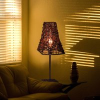 Näve Bella table lamp with a square lampshade/foot