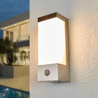 Lindby LED-utomhusvägglampa Severina, 25 cm, sensor, stål