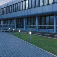 SLV väglampa Roxy akryl, höjd 90 cm, grå, stål