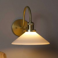 PR Home Vägglampa August, guldfärgad/opal, höjd 25 cm, E27