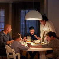 Philips E27 LED bulb day/night sensor 7.5 W 2700 K