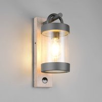 Trio Lighting Utomhusvägglampa Sambesi, träimitation, tryckt gjuten aluminium, sensor