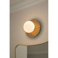 Nuura Aps Nuura vägglampa Liila Muuse, Ø 20 cm, IP44, guld/opal