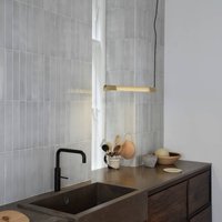 GEJST Radent hanging light, brass-coloured, length 70 cm, G13 LED