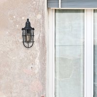 Westinghouse Crestview utomhusvägglampa, bur