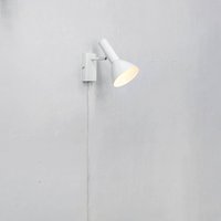 Markslöjd Vägglampa Metro, vit, med kabel och kontakt