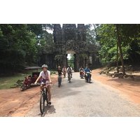 Angkor Wat and Angkor Thom Cycling Tour