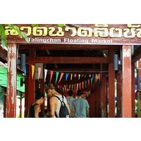 HD-04 Ride to explore the floating markets full of cultures