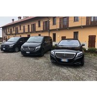 taxi / transfer service to and from airports