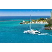 Private Catamaran Cruise Tour in Negril Beach and Rick's Cafe