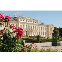 Private Tour zum Schloss Rundale und zum Berg der Kreuze ab Riga