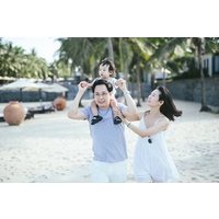 Da Nang: Beach photoshoot with a professional photographer