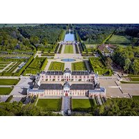 Giverny and Chateau du Champ de Bataille Private Tour from Paris