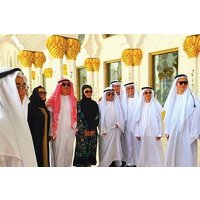 Abu Dhabi City Tour: Grand Mosque, Palace, Souk, Louvre & Ferrari