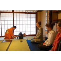 Teezeremonie-Erlebnis im traditionellen Stadthaus von Kyoto