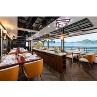 Hanoi to Ha Long Bay: Luxury 5-Star Cruise with Jacuzzi & Lunch