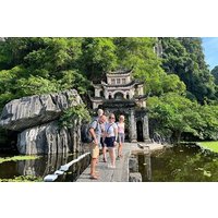 Luxury Private Tour From Hanoi: Trang An, Bich Dong & Mua Caves
