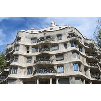Casa Milà by Gaudí: Architectural Walking Tour