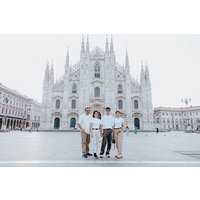 Private Photo Session with a Local Photographer in Milan