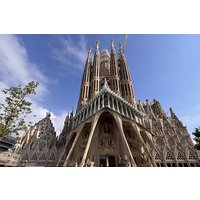 Barcelona, Montserrat and Park Güell Private Day Trip
