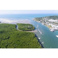 Private Shore Tour: Seafood Sail Cruise Port Douglas