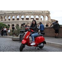 Photo Tour in Rome with Vespa