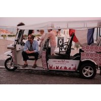 2H - Private Tour in Lisbon by Tuk-Tuk (native French)