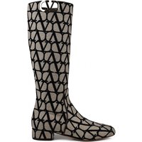VLogo boots
