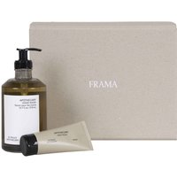 FRAMA – Gift Box: Hand Wash + Hand Cream Apothecary – Handseife & -peeling (187 EUR/l) FRAMA – Gift Box: Hand Wash + Hand Cream Apothecary – Handseife & -peeling (187 EUR/l)