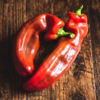 Organic red romano peppers (2 pieces)