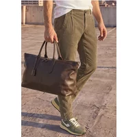 Chino Hose aus Cord mit Bügelfalten