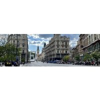 Budapest‘s Sites and Stories: From Bridges and Baths to Central Market Hall