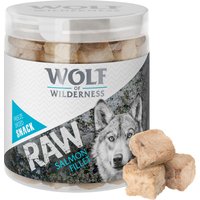 Sparpaket Wolf of Wilderness - RAW Snacks (gefriergetrocknet) - Lachsfilet, große Würfel 4 x 70 g Sparpaket Wolf of Wilderness - RAW Snacks (gefriergetrocknet) - Lachsfilet, große Würfel 4 x 70 g