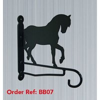 Poppyforge Horse Feature Bracket - Steel Hanging Basket Holder - H33 cm - Black