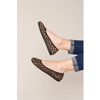 Moshulu Women's 'Leona' Ballerina Slippers in Tan | Size: 6.5