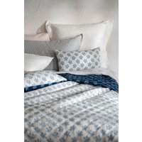 Soak&Sleep Reversible Floral Print Bedspread in Dark Blue | Size: Double