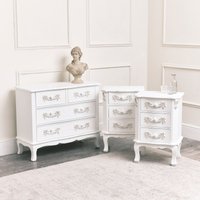Melody Maison Antique White 4 Drawer Chest Of Drawer & Pair Of 3 Drawer Bedside Tables - Pays Blanc Range