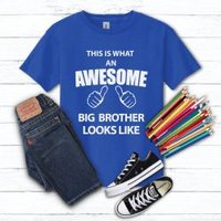 60 SECOND MAKEOVER Boy's This is What An Awesome Big Brother Looks Like T-Shirt in Blue | Size: 0-6 m