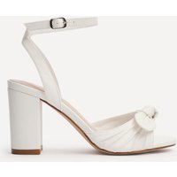 Linzi Women's Darling White Faux Leather Bow Detail Heels | Size: 4-Standard Fit