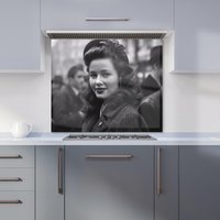 Warren Reed - Designer Nostalgic Beauty on the Street Kitchen Splashback in Black | Size: 900mm x 650mm